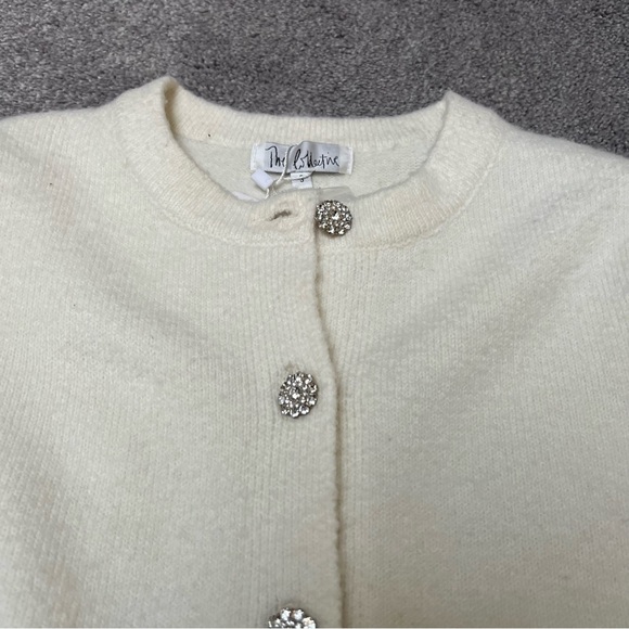 Brand New Junee The Collective Off white flower button Cardigan size Small - Picture 4 of 6